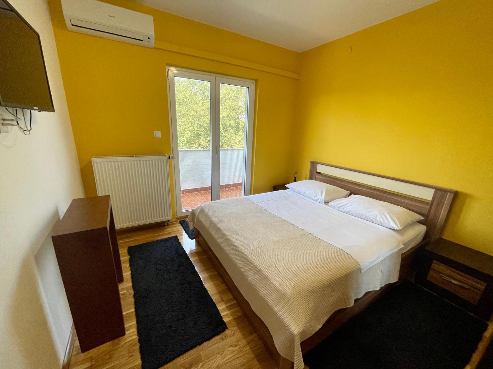 Ana Guest House Нін Екстер'єр фото